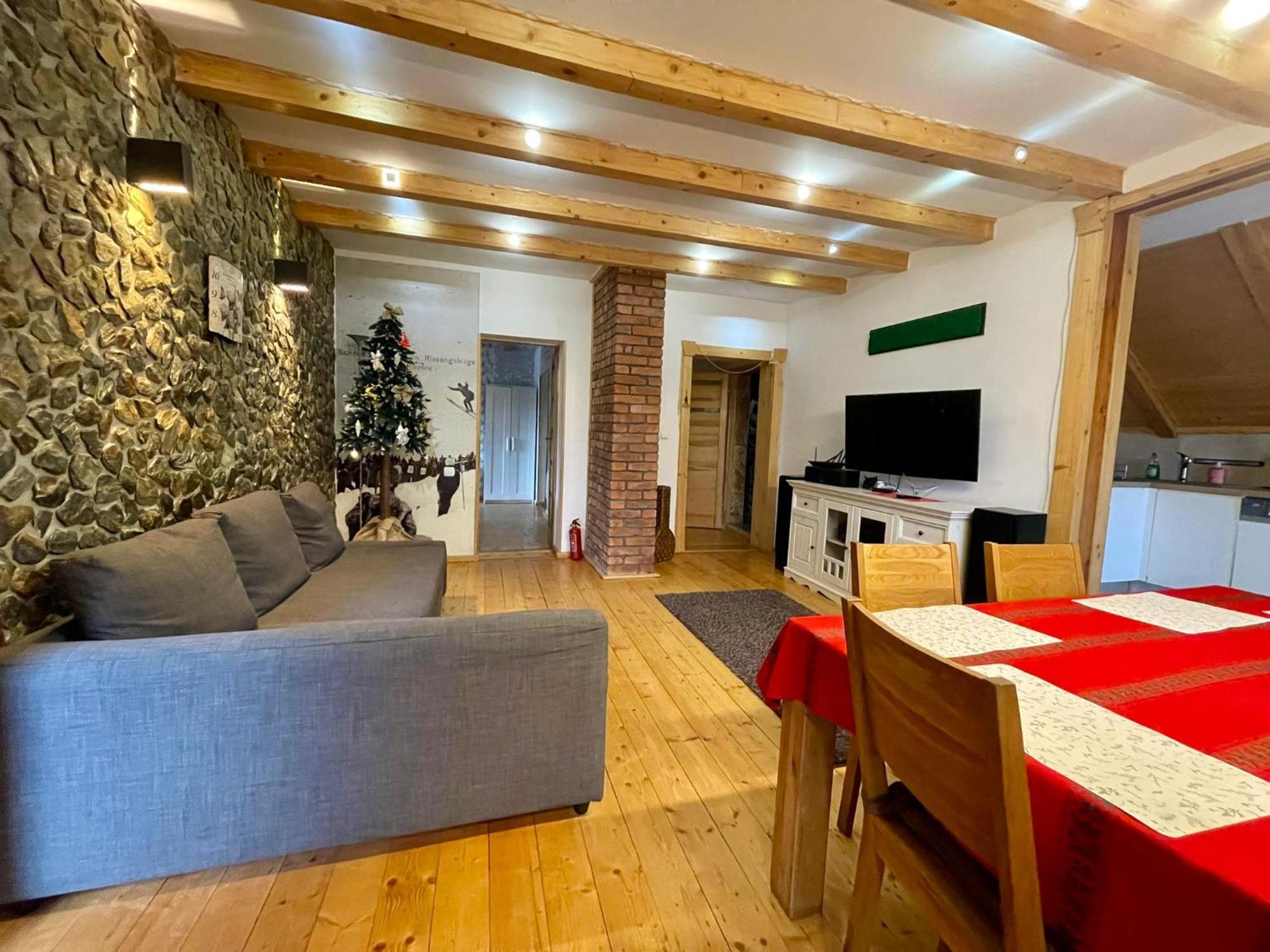Apartamenty Pod Skocznia Karpacz Bilik gambar